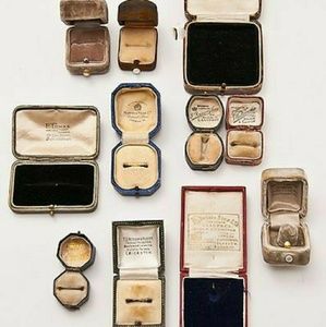 Looking for Vintage Antique Jewelry